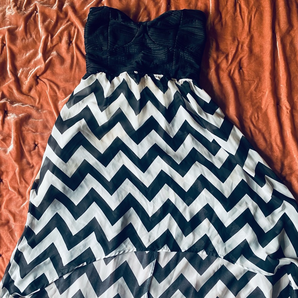Corseted top asymmetrical dress with white liner Size SMALL/MEDIUM